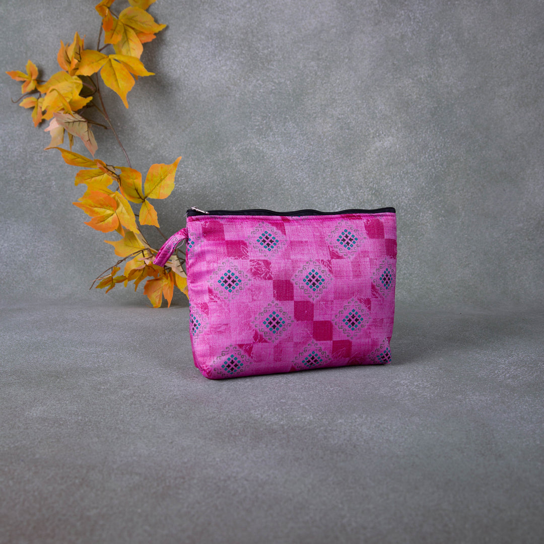 Boat purse Pink Colour with Diamond Deisgn.