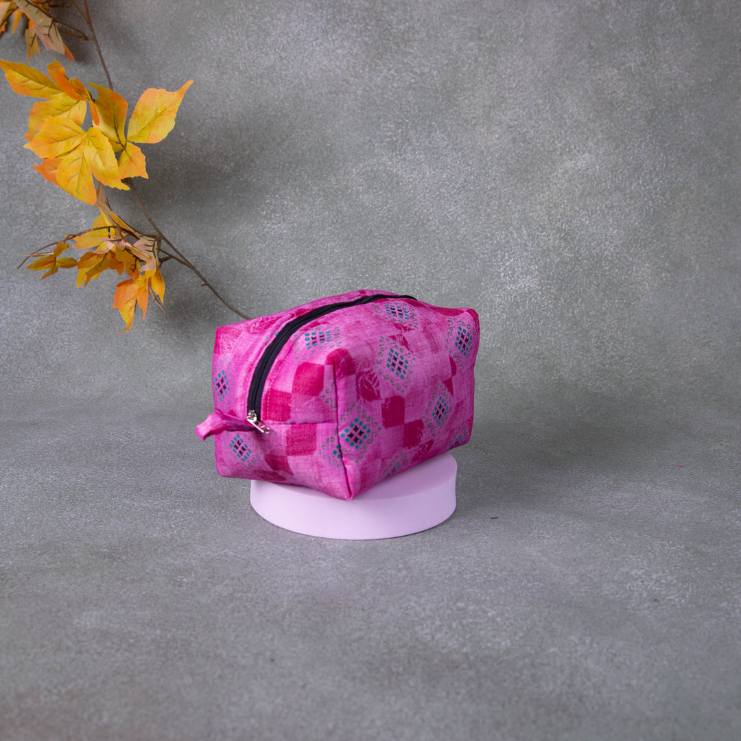 Vanity Pouch Pink COlour with Diamond Design.