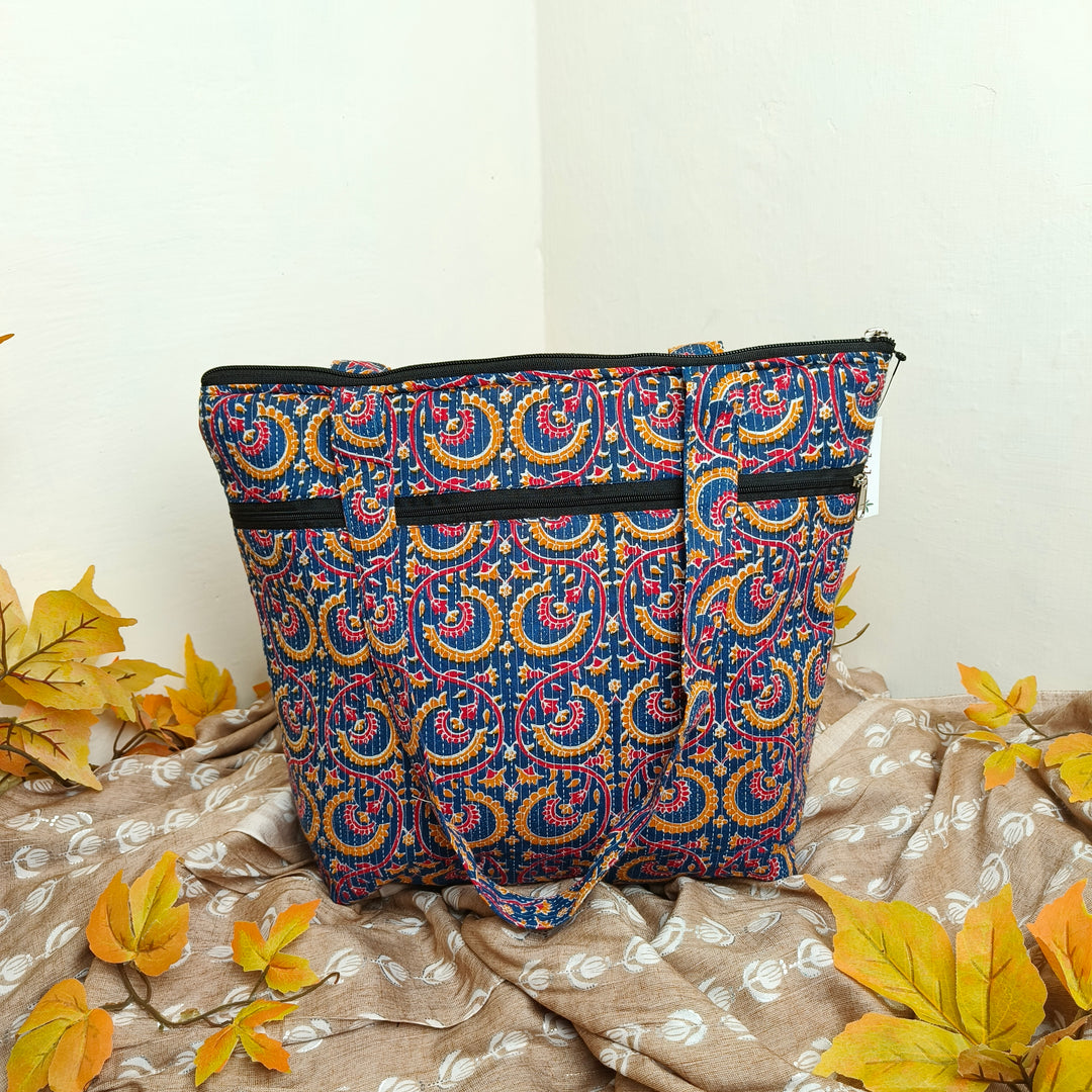 Medium Size Handbag purple Color With Round Design.