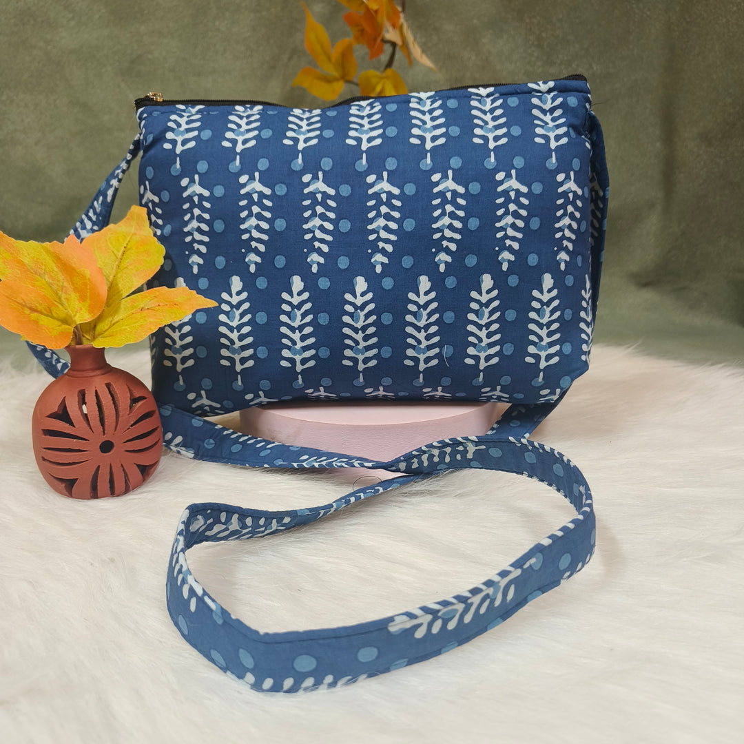 Bristlefront Everyday sling blue with leaf print