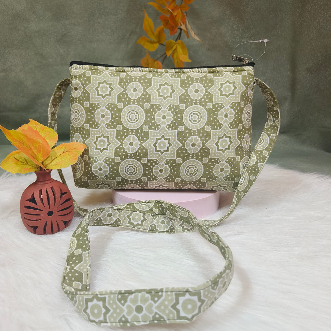 Bristlefront Everyday sling Green with white print