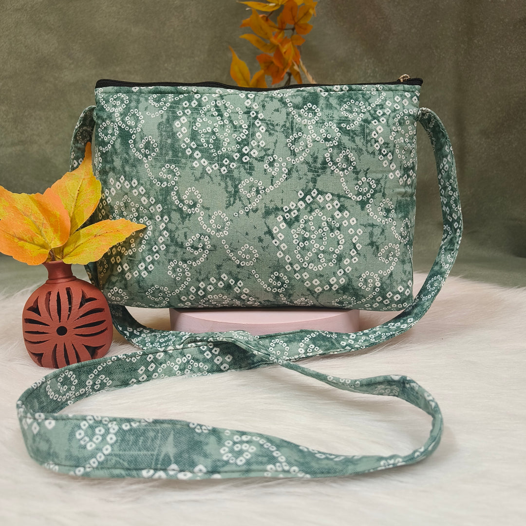Bristlefront Everyday sling Green with dot print