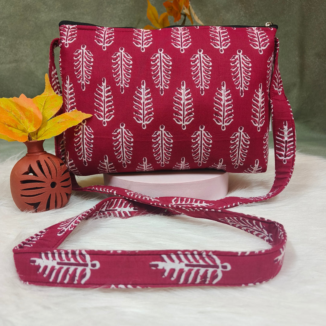 Bristlefront Everyday sling red with leaf print