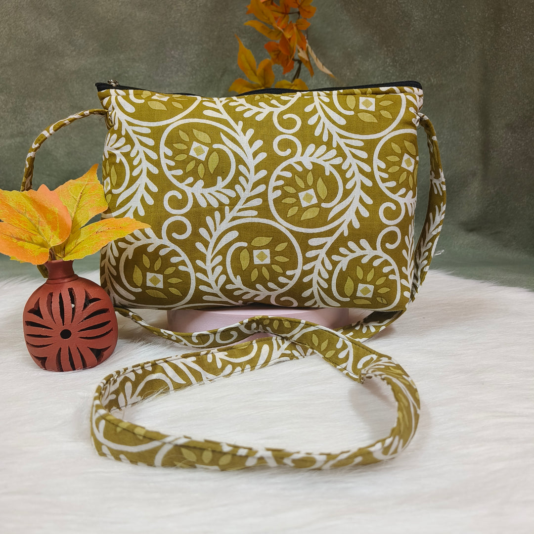 Bristlefront Everyday sling green with floral print