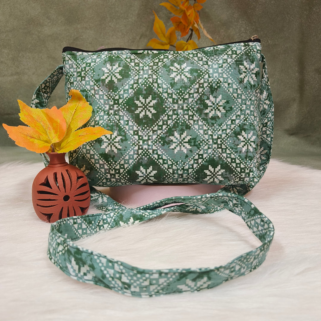 Bristlefront Everyday sling Green with dot print
