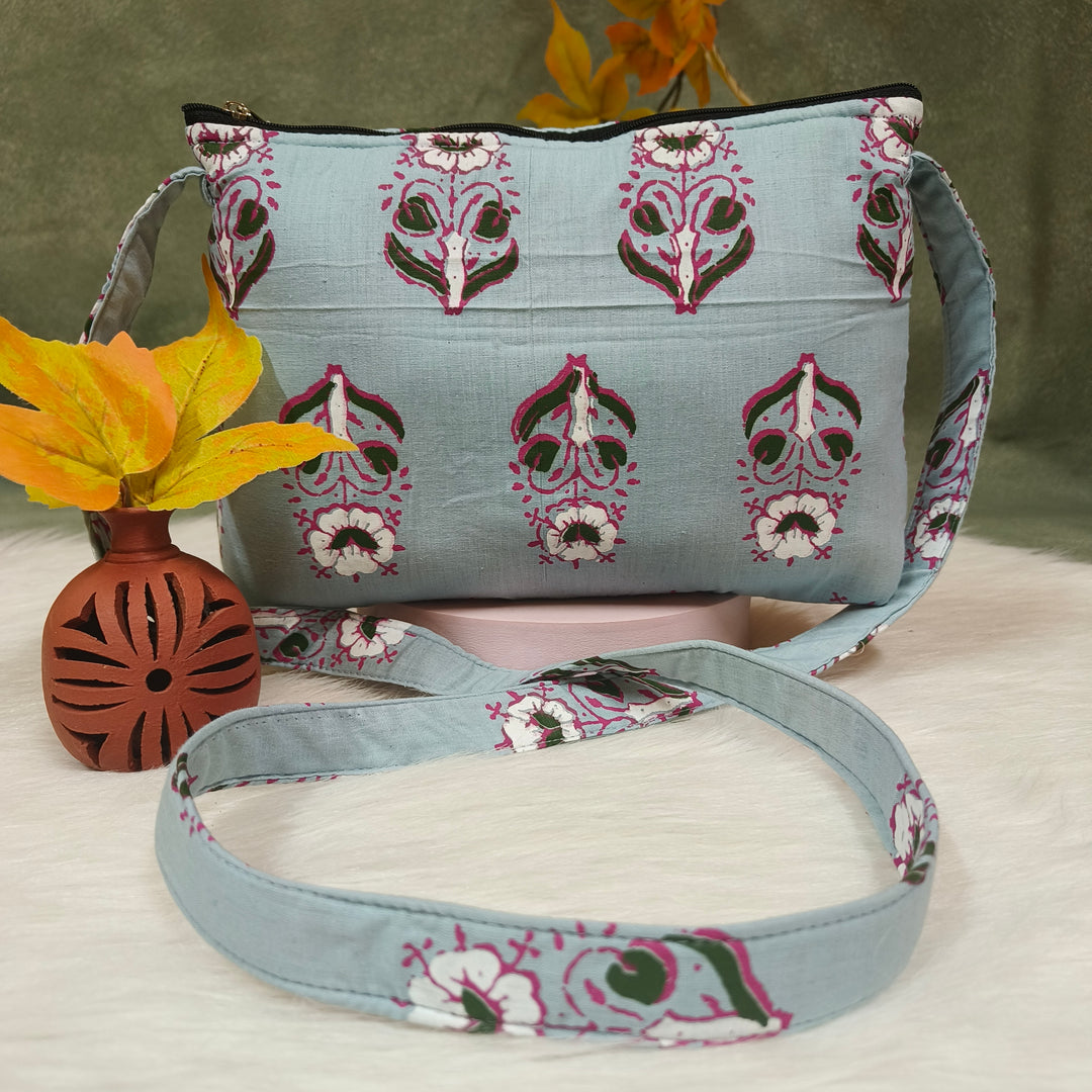 Bristlefront Everyday sling blue with flower print