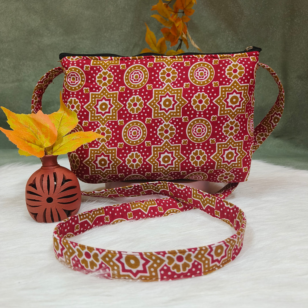 Bristlefront Everyday sling maroon with dot print
