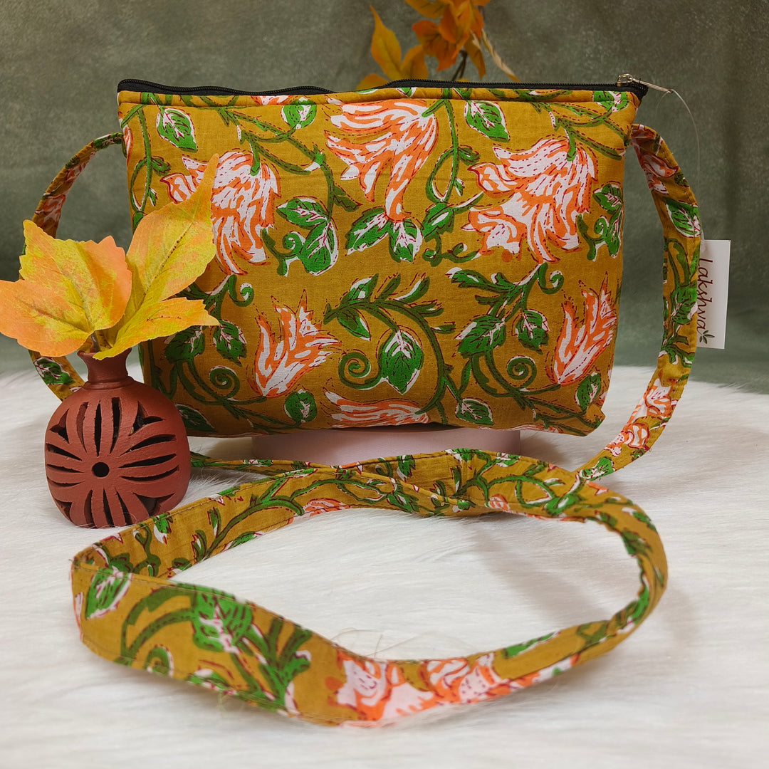 Bristlefront Everyday sling Green with floral print