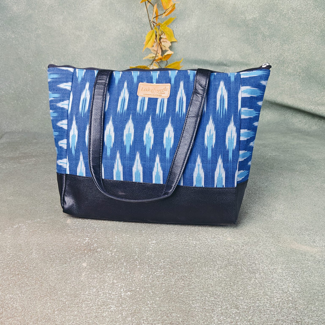Sarus Crane Series Jumbo Tote Ocean Blue with Sky Blue Vertical Ditsy Prints Design