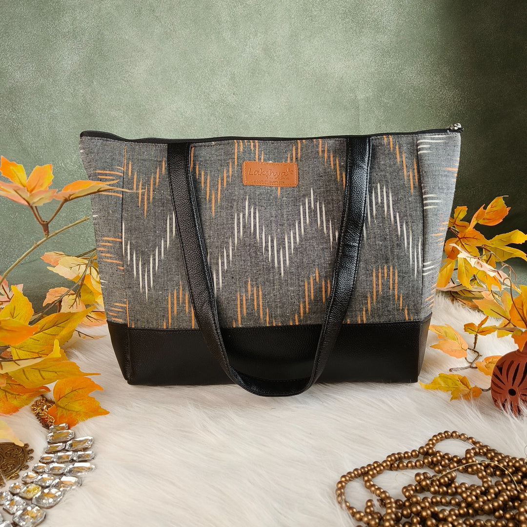 Sarus Crane Series Jumbo Tote Grey with Horizontal Zigzag Pattern