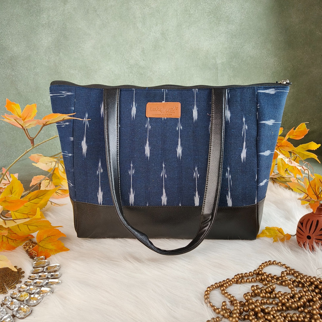 Sarus Crane Series Jumbo Tote Blue with White Ditsy Arrow Vertical