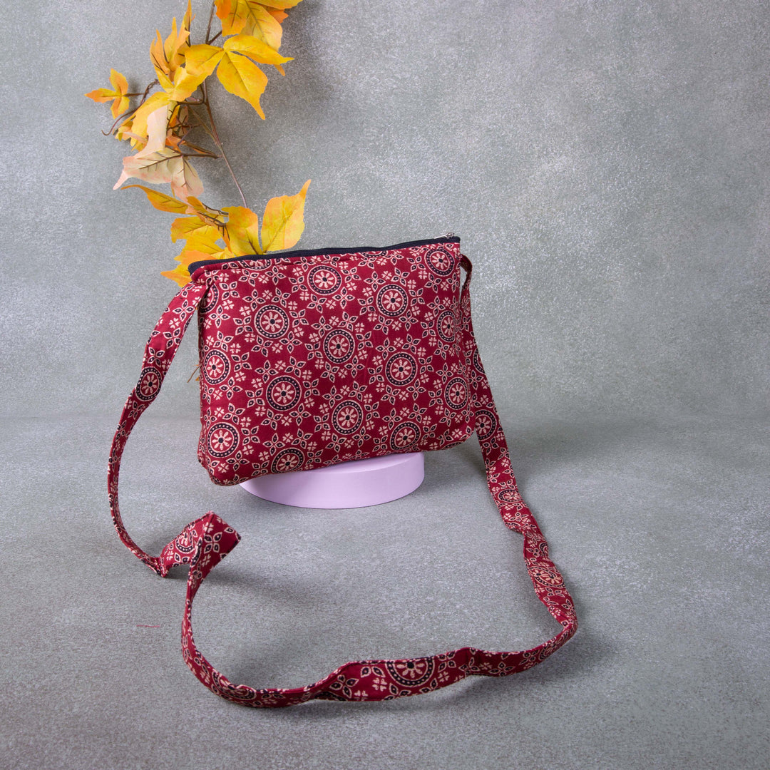 Bristlefront Everday sling Marron Flower Design.