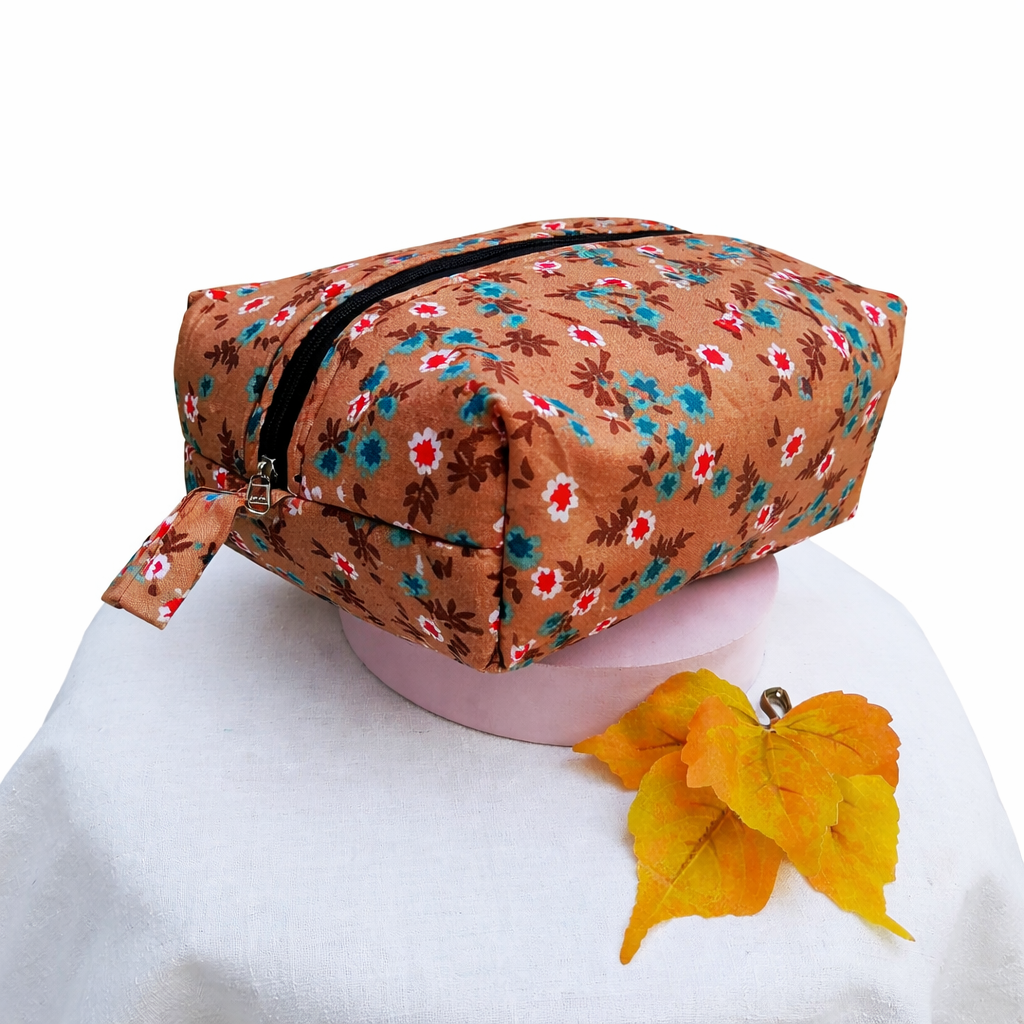Vanity Pouch Sandal Color With Small Flower Design