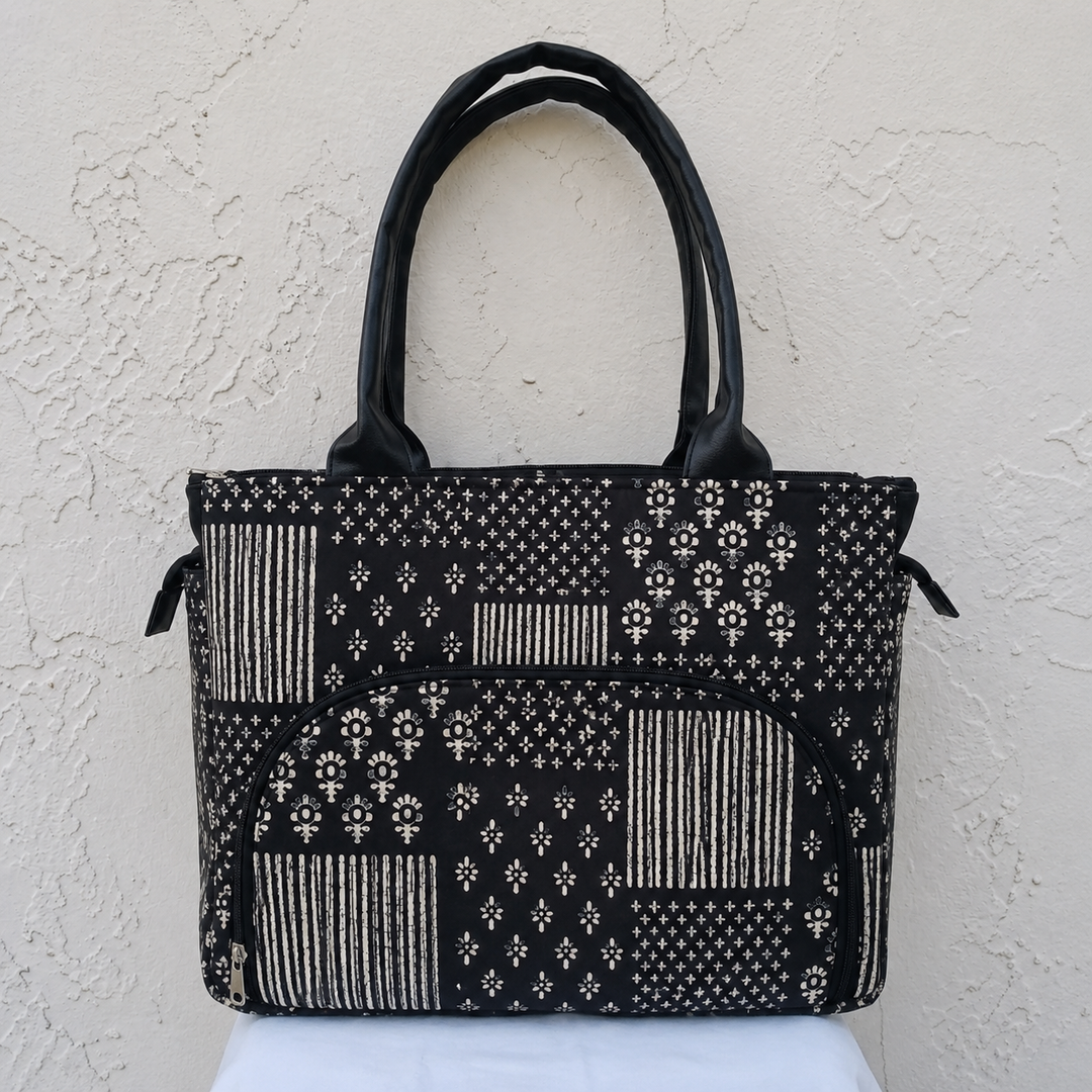 Versatile partition tote black with white lines print