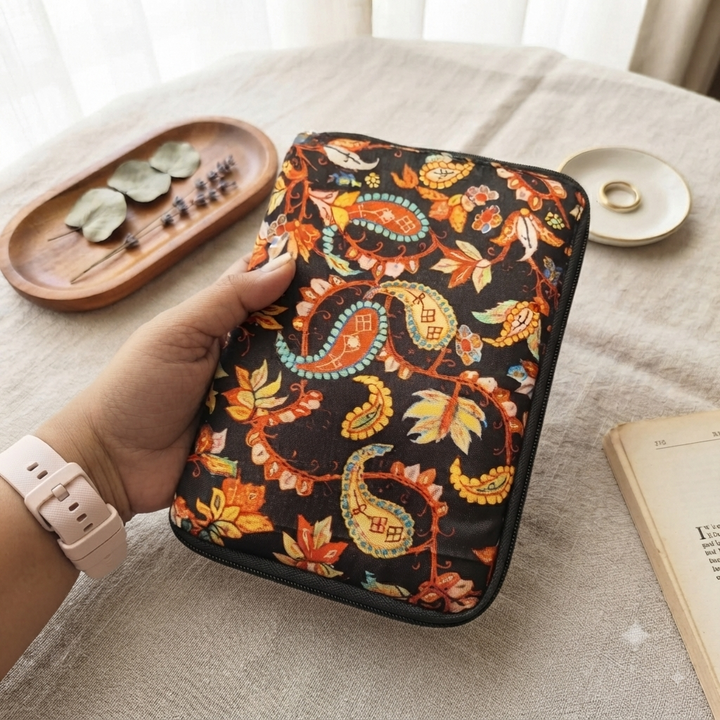 Passport Holder - Noir Blossom