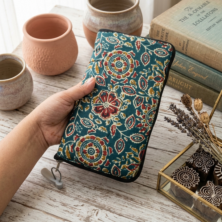 Harmonium Purse -Green Kalamkari