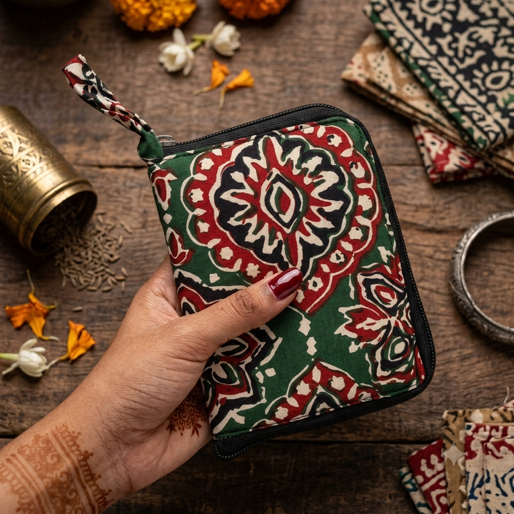 Smart Wallet Small Single Pc- Green & Crimson Floral print