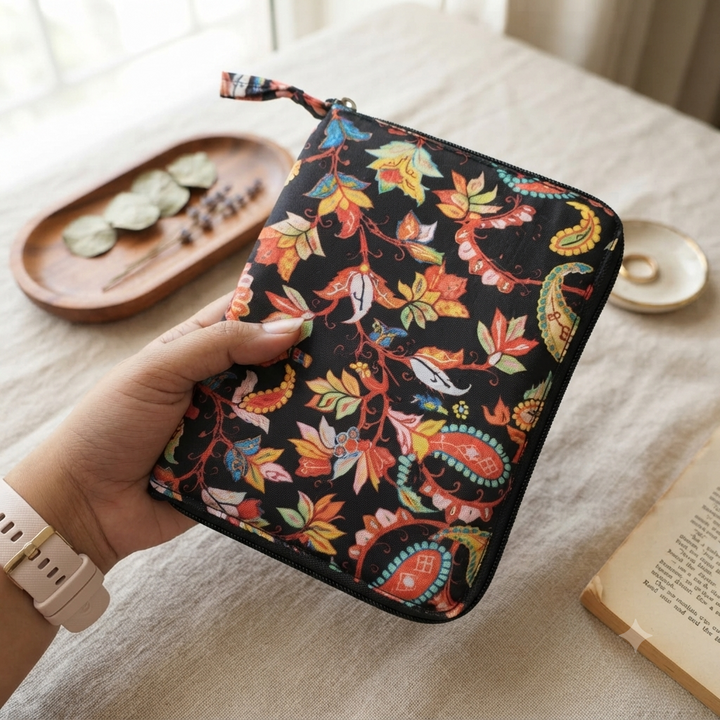 Girls Kit Pouch - Balck Floral