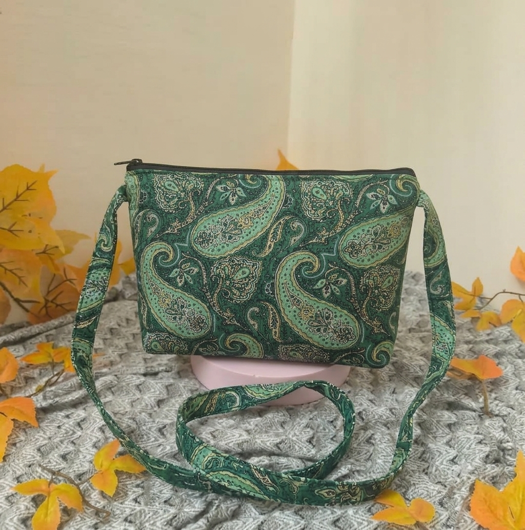 Bristlefront Everyday sling - Green Paisley Print