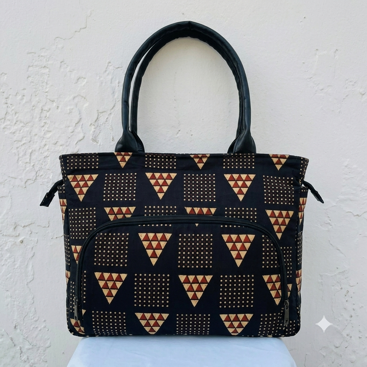 Versatile partition tote black with triangle design