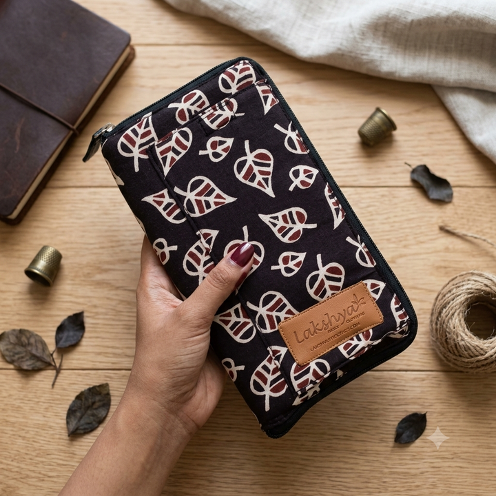 Utility Wallets maroon with leaf print