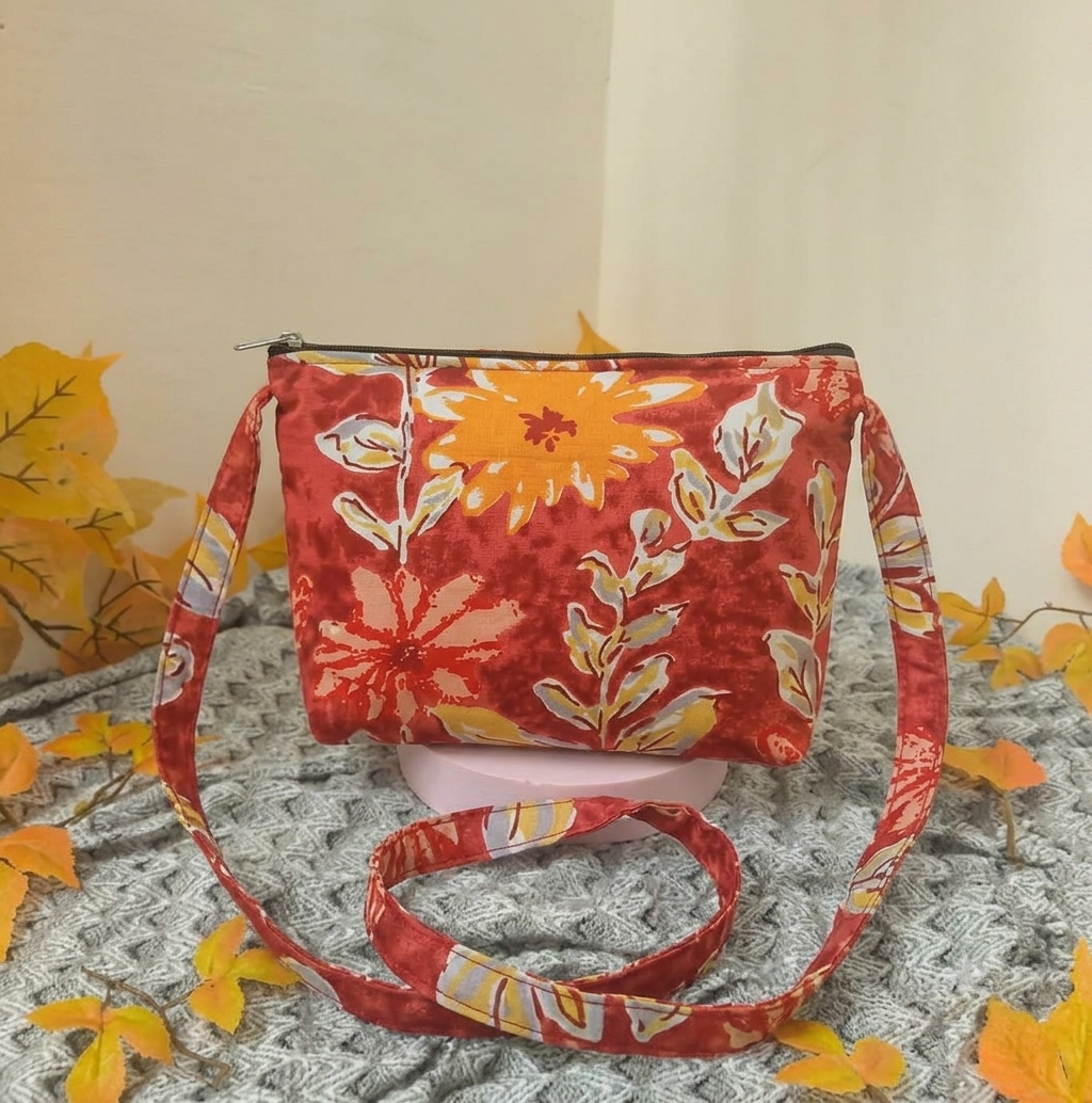 Bristlefront Everyday sling - red Crimson Blossom