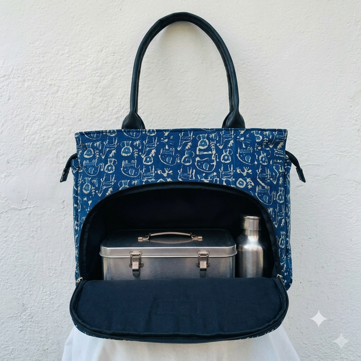 Versatile partition tote blue with animal design