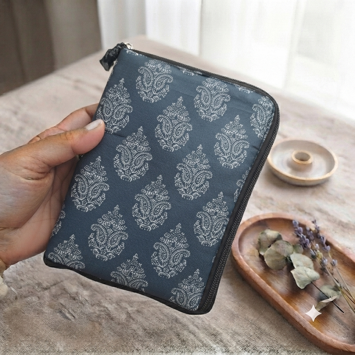 Girls Kit Pouch - Grey Royal Paisley