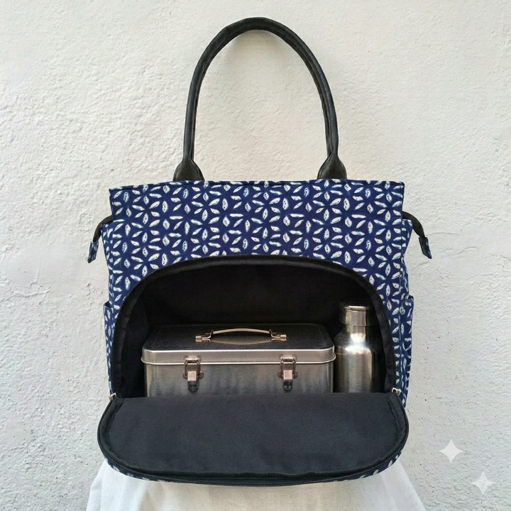 Versatile partition tote blue with white small leaf