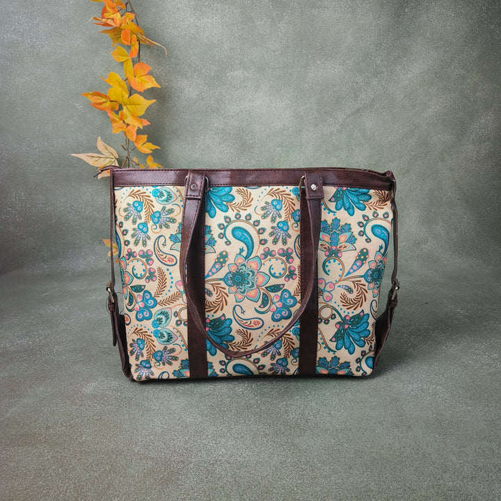 XL laptop Totes Sandal With Floral Prints Design.