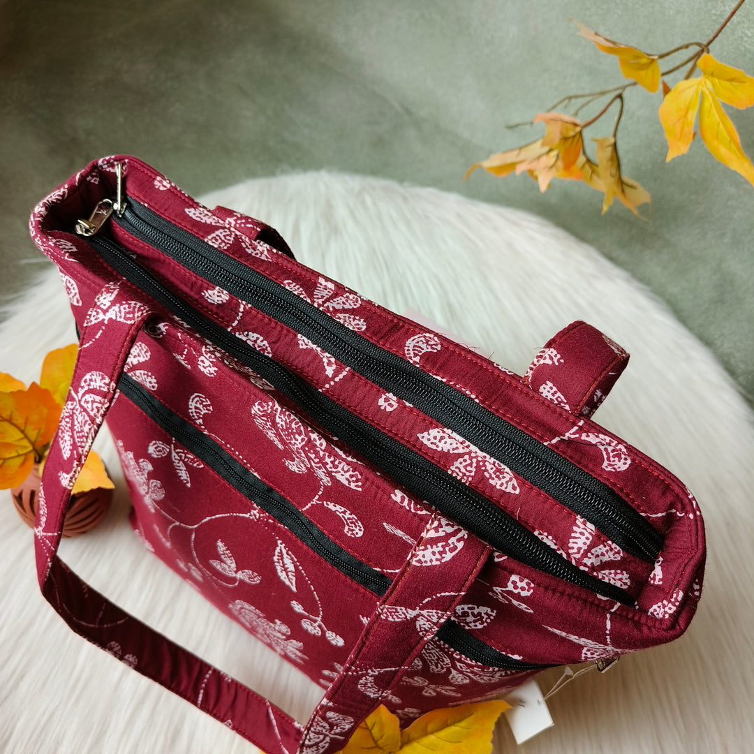 9Am to 5Pm tote bag Red Floral white