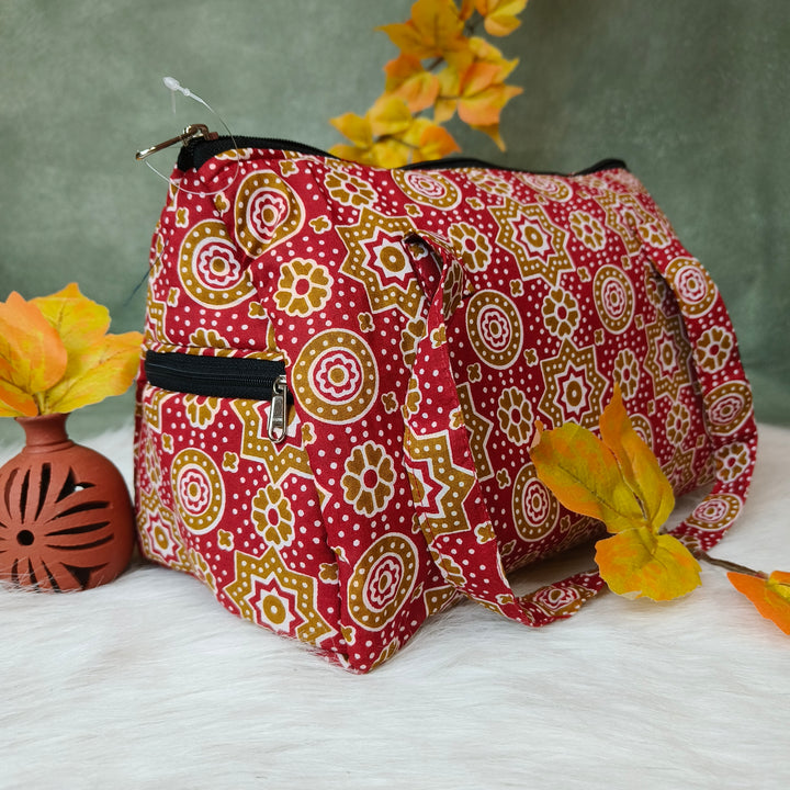 Barrel Handbag red with star print