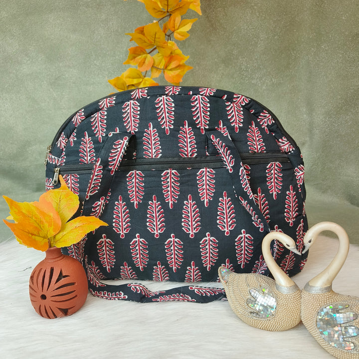 Everyday Tote black with red leaf print