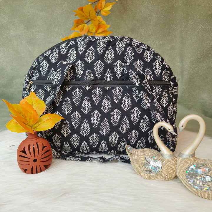 Everyday Tote black with leaf print