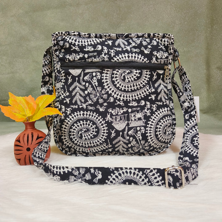 Xtra Sling bag black with warli print