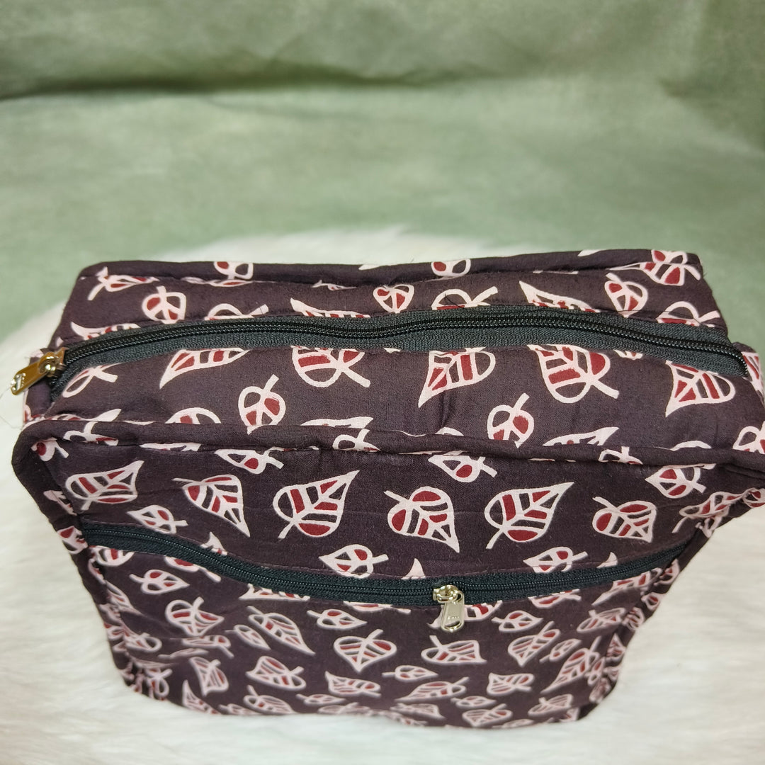 Xtra Sling bag brown with leaf print