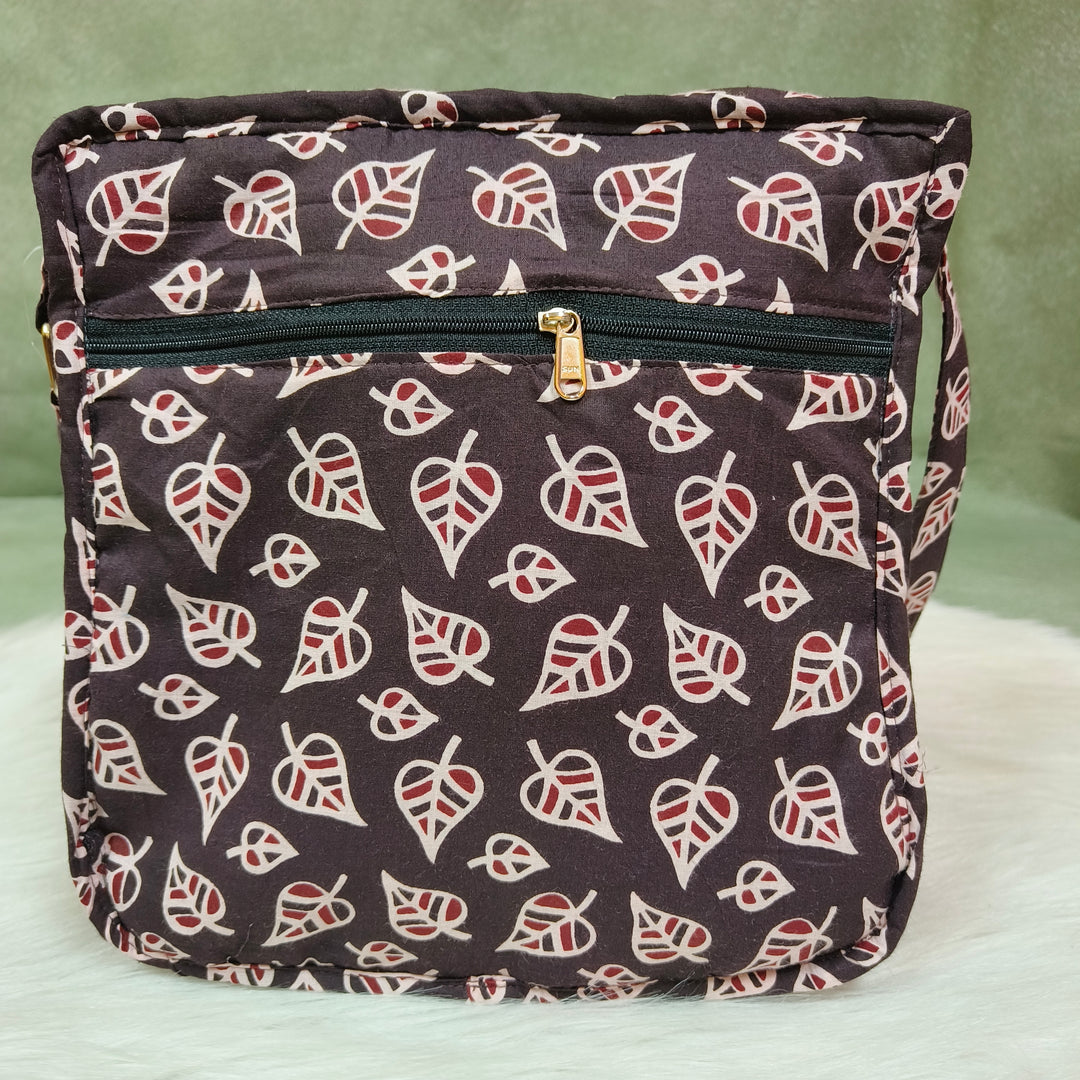 Xtra Sling bag brown with leaf print