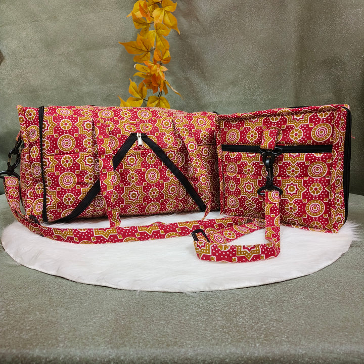 Expandable Travel Bag red with dot print