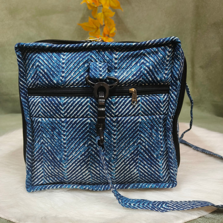 Expandable Travel Bag blue with strip print