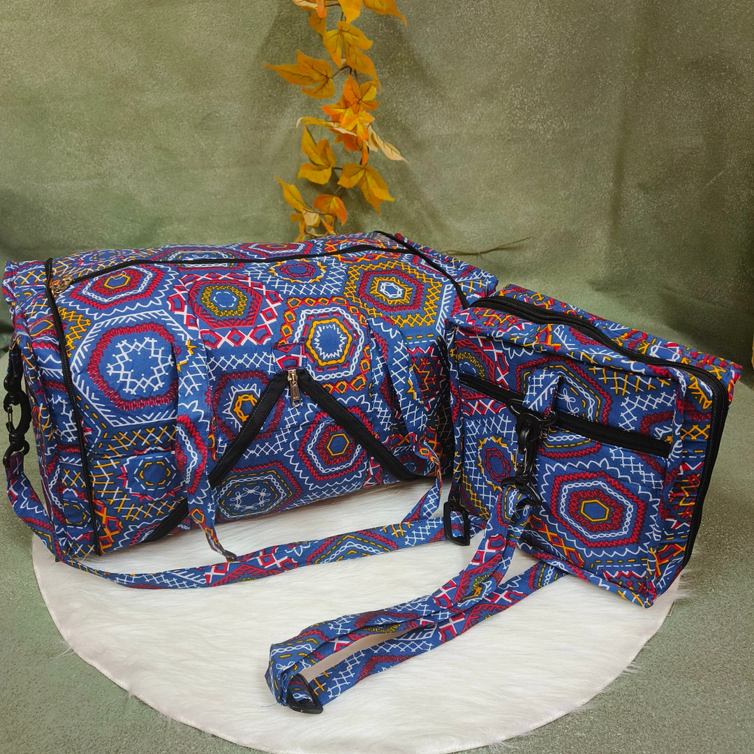 Expandable Travel Bag blue with geometry print