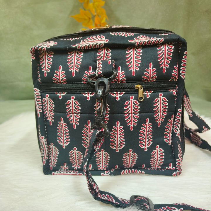 Expandable Travel Bag black with leaf print