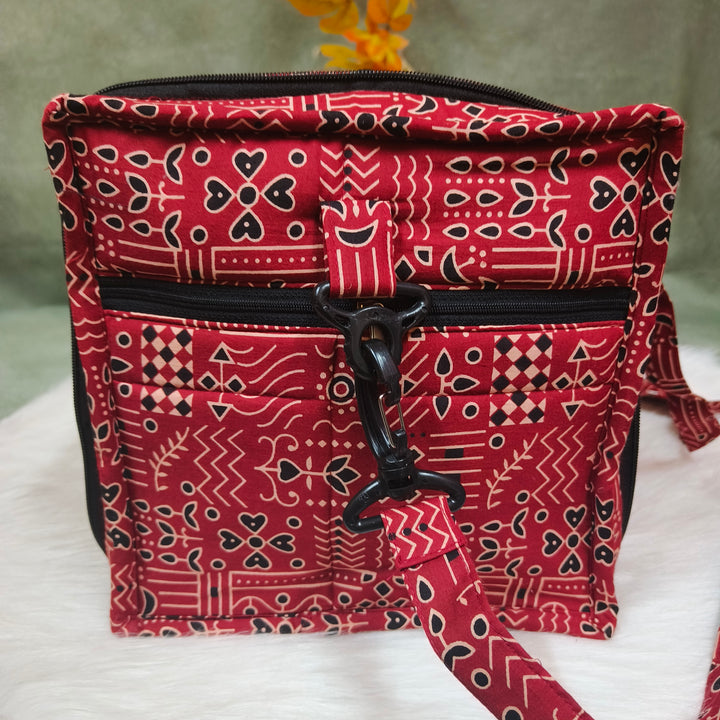 Expandable Travel Bag Maroon with lines print