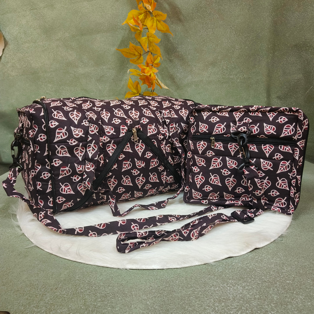 Expandable Travel Bag black with leaf print