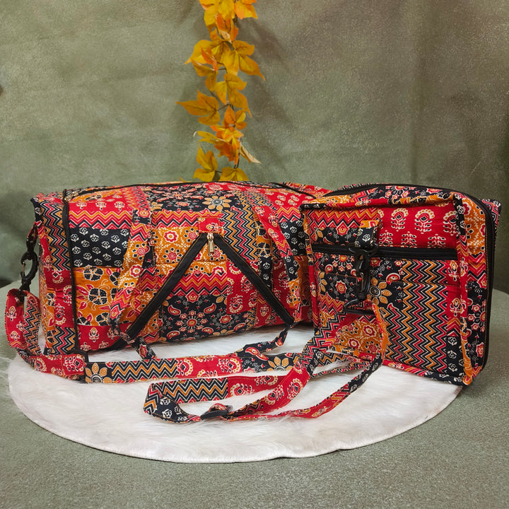 Expandable Travel Bag red with mixed color print