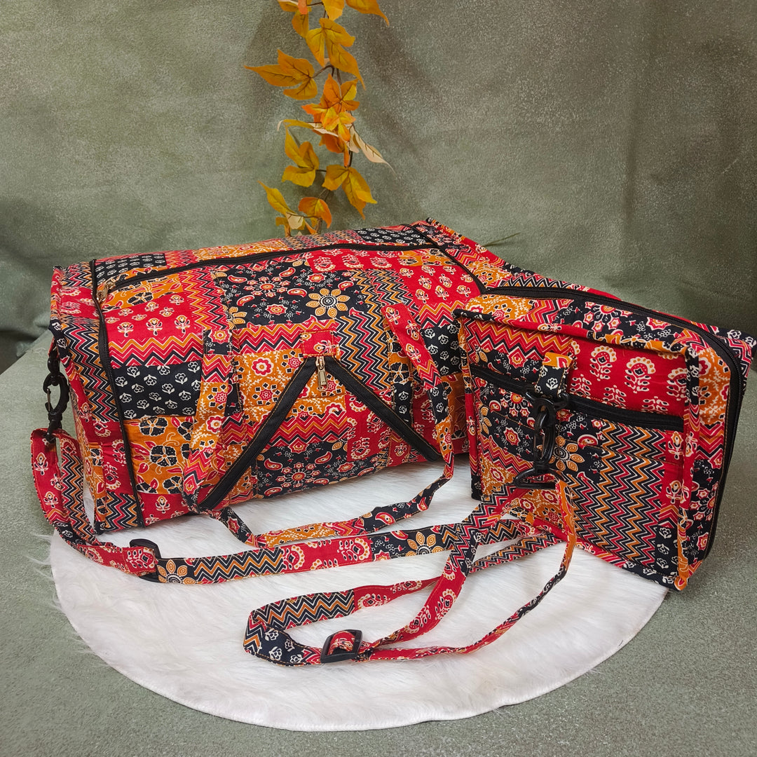 Expandable Travel Bag red with mixed color print