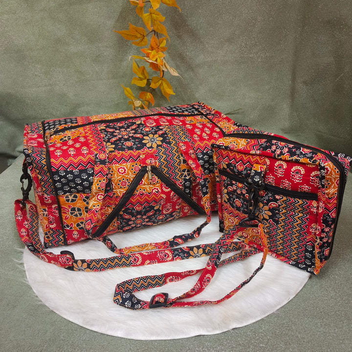 Expandable Travel Bag red with mixed color print