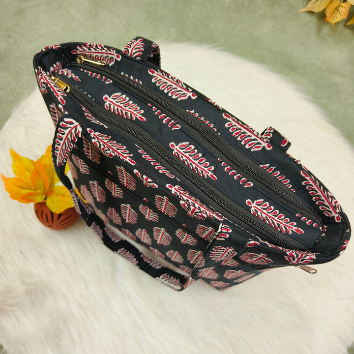 9Am to 5Pm toteblack with leaf print