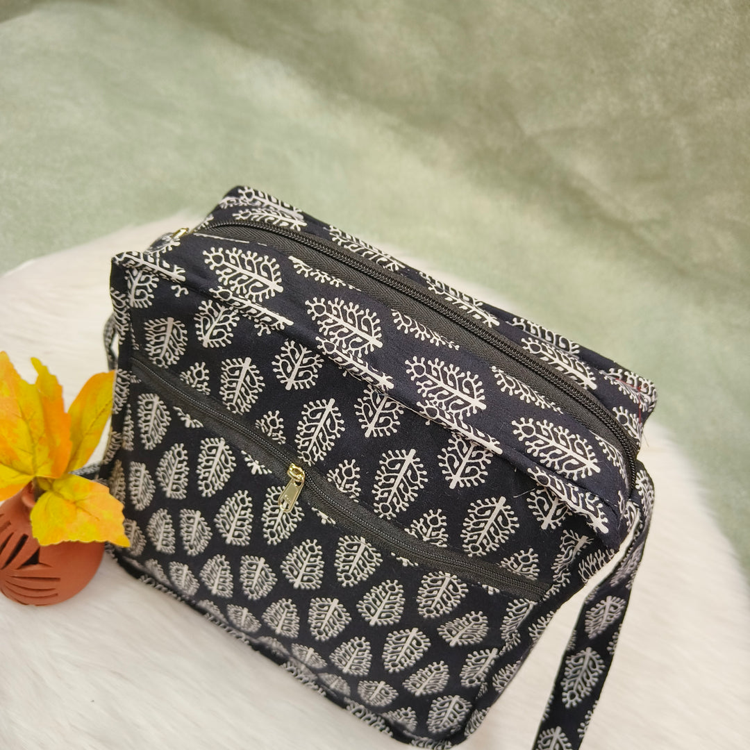 Xtra Sling bag Black with leaf print