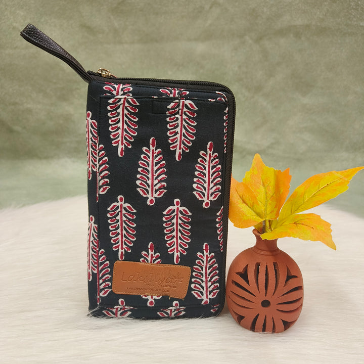 Utility Wallets black with leaf print