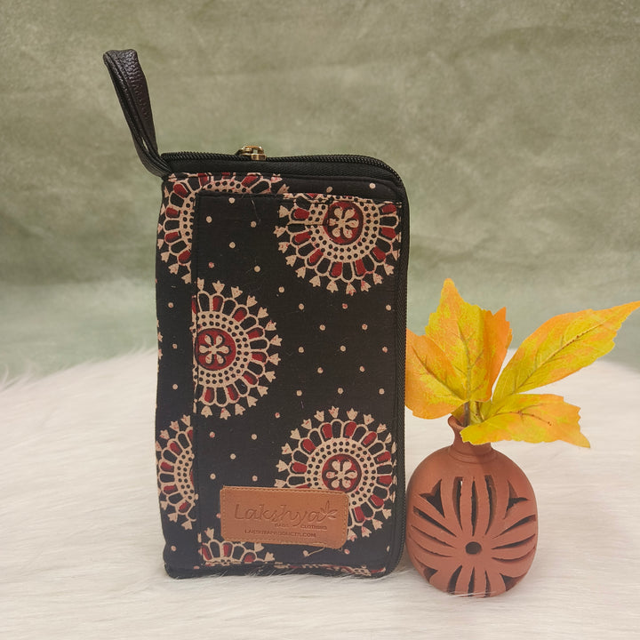 Utility Wallets black with circle flower print